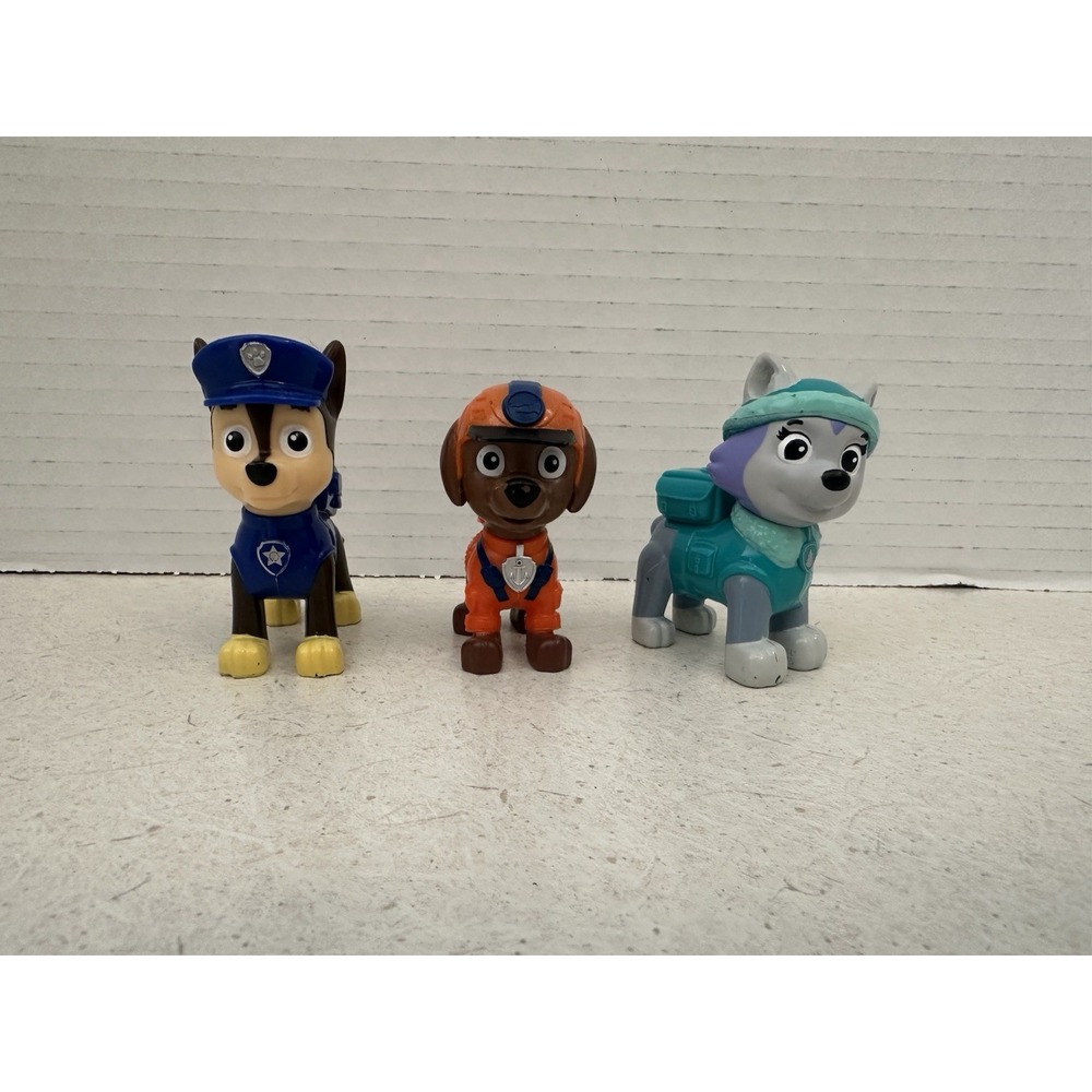 Lot of 3 Paw Patrol Figures - Chase,Zuma, Everest. Police, Water,  Snow Rescue